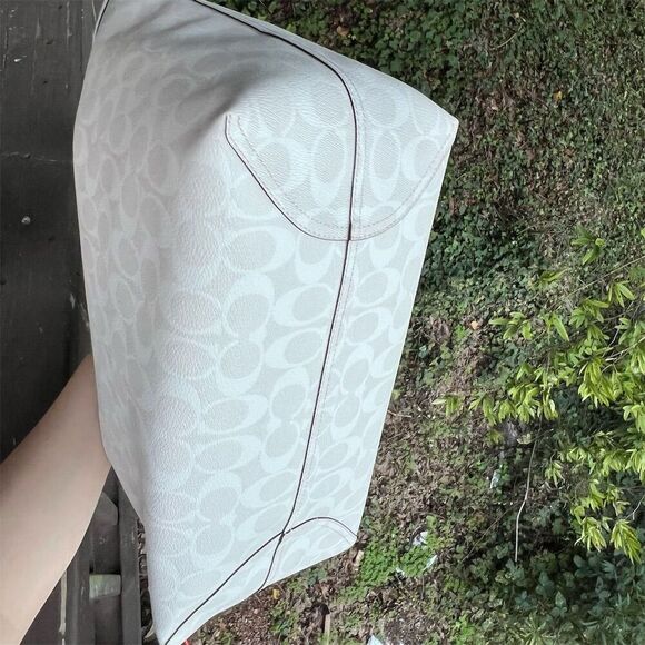 COACH City Tote Women's Chalk/Glacier White Signature Canvas Bag 5696 NWT - Picture 3 of 10